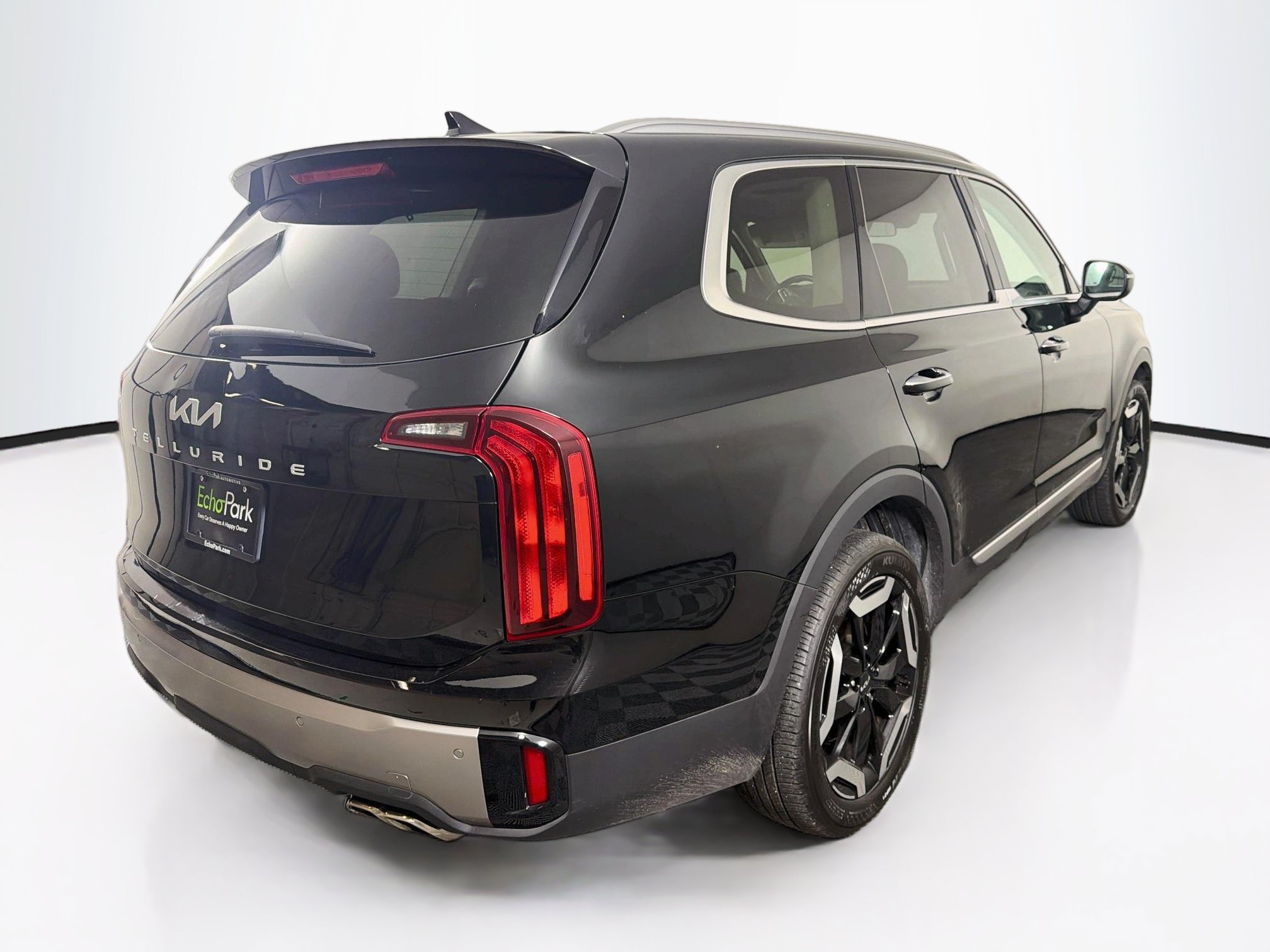 Used 2025 Kia Telluride S FWD image 9