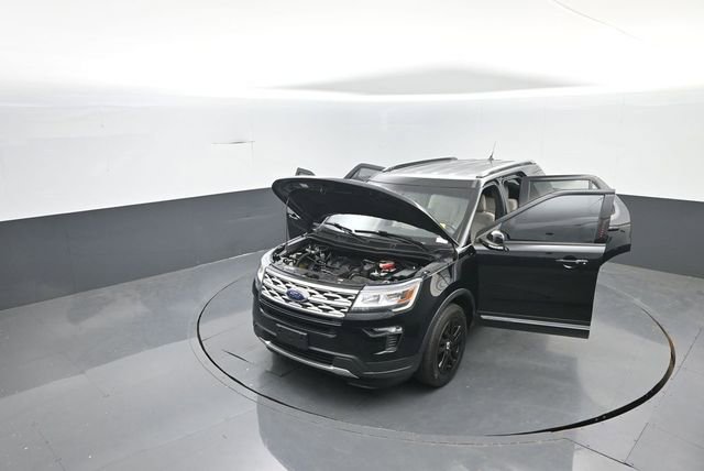 Certified 2018 Ford Explorer XLT w/ Equipment Group 201A AWD/4WD image 41