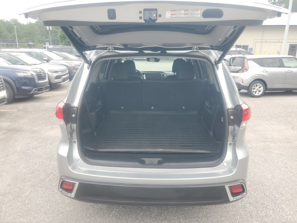 Used 2018 Toyota Highlander Limited FWD image 10