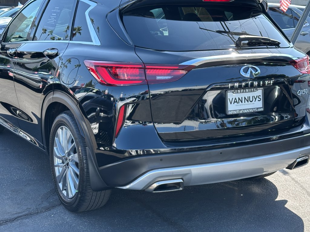 Used 2023 INFINITI QX50 Luxe FWD image 9