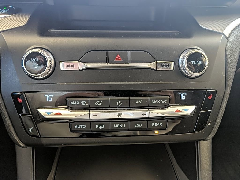 Used 2020 Ford Explorer XLT w/ Equipment Group 202A image 23