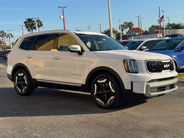 Used 2023 Kia Telluride EX w/ EX Captain's Chair Package image 8