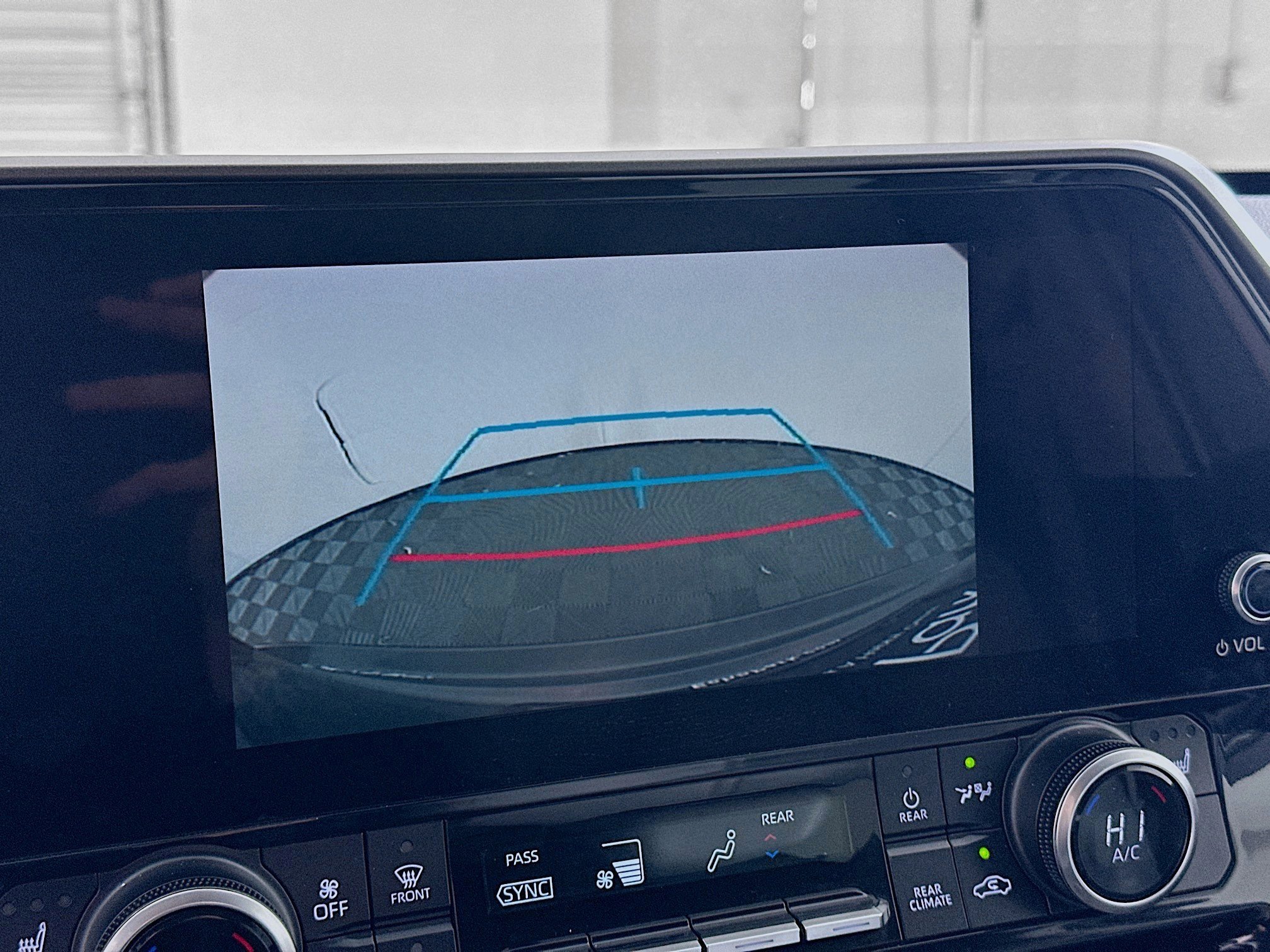 Used 2023 Toyota Highlander XLE image 23