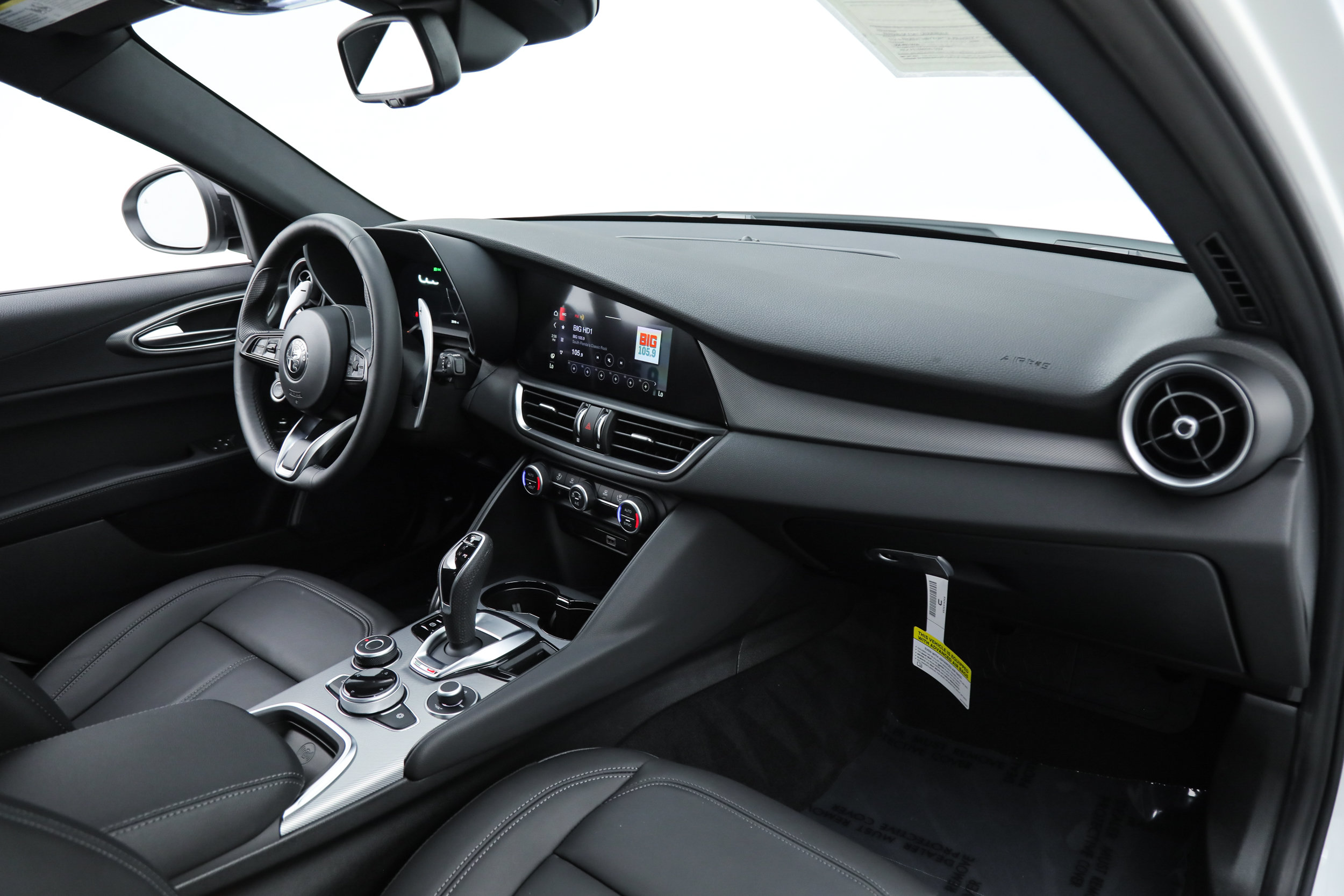 New 2025 Alfa Romeo Giulia w/ Driving Assist Package RWD image 10