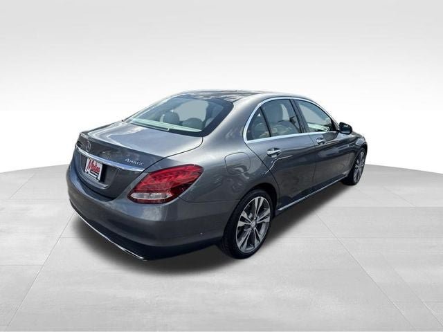 Used 2017 Mercedes-Benz C 300 4MATIC Sedan image 4