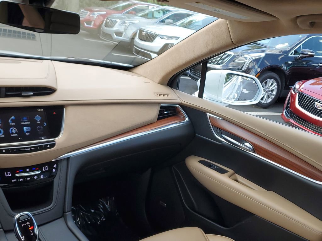 Used 2017 Cadillac XT5 Platinum w/ Driver Assist Package image 20