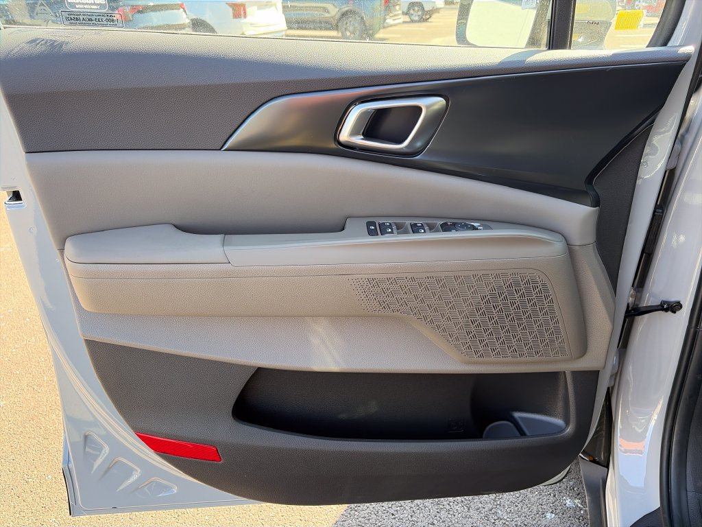 New 2027 Kia Carnival LXS FWD image 16