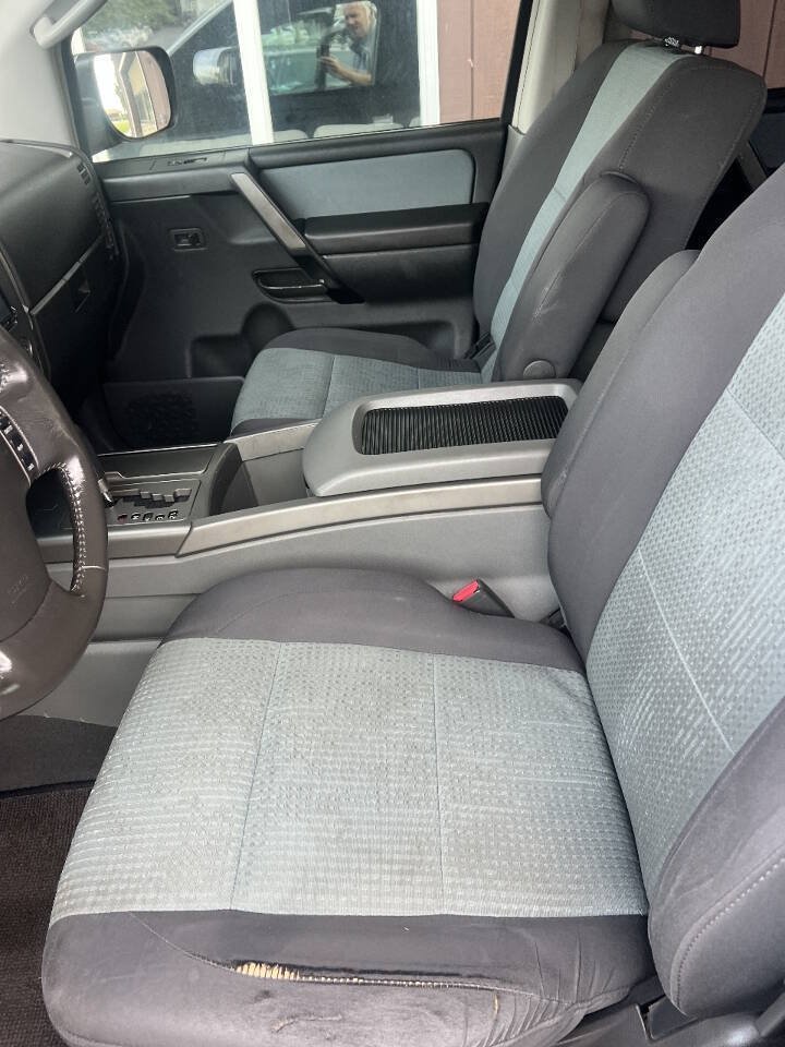 Used 2005 Nissan Titan SE w/ (W01) Utility Bed Pkg AWD/4WD image 9