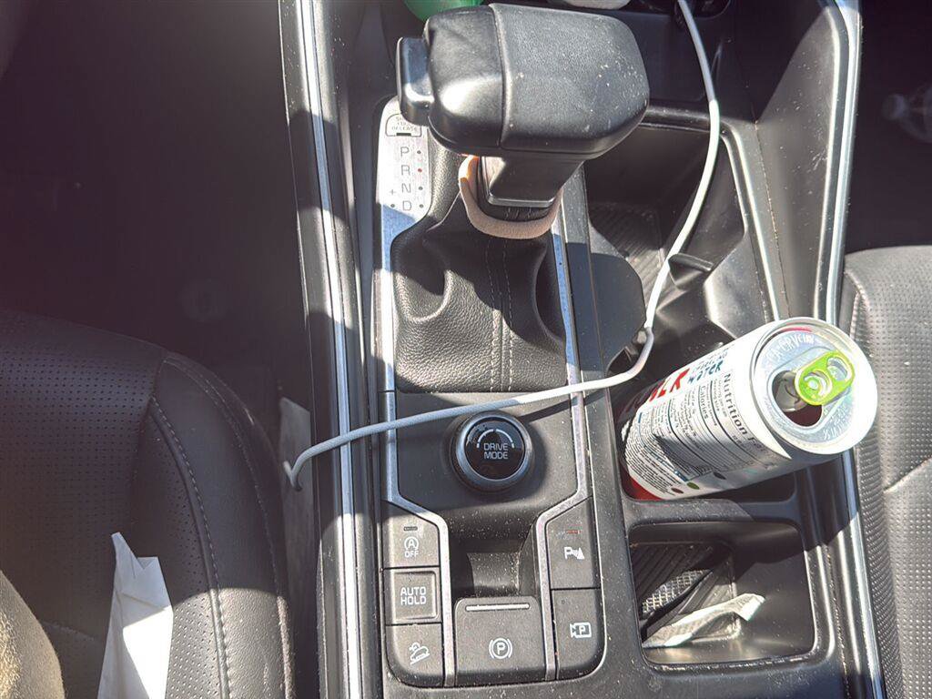 Used 2024 Kia Sorento S FWD image 13