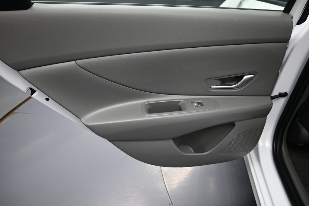 Used 2025 Hyundai Elantra Sport FWD image 24