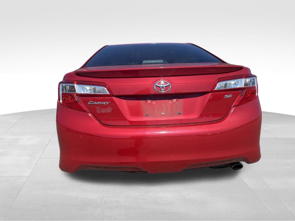 Used 2014 Toyota Camry SE FWD image 6