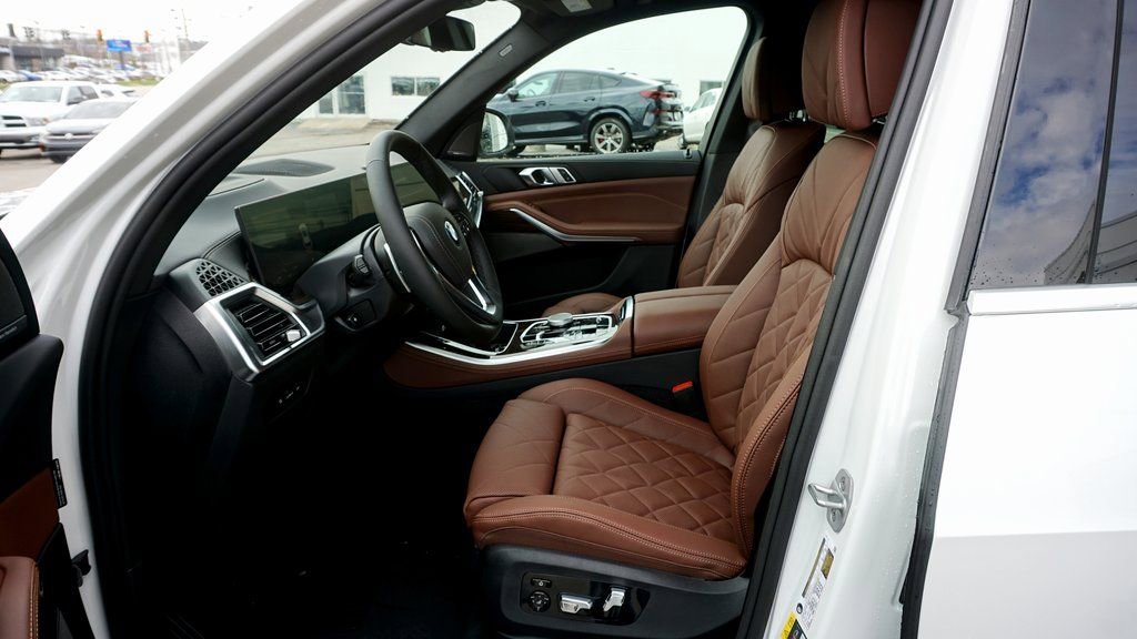 New 2026 BMW X5 xDrive50e AWD/4WD image 9