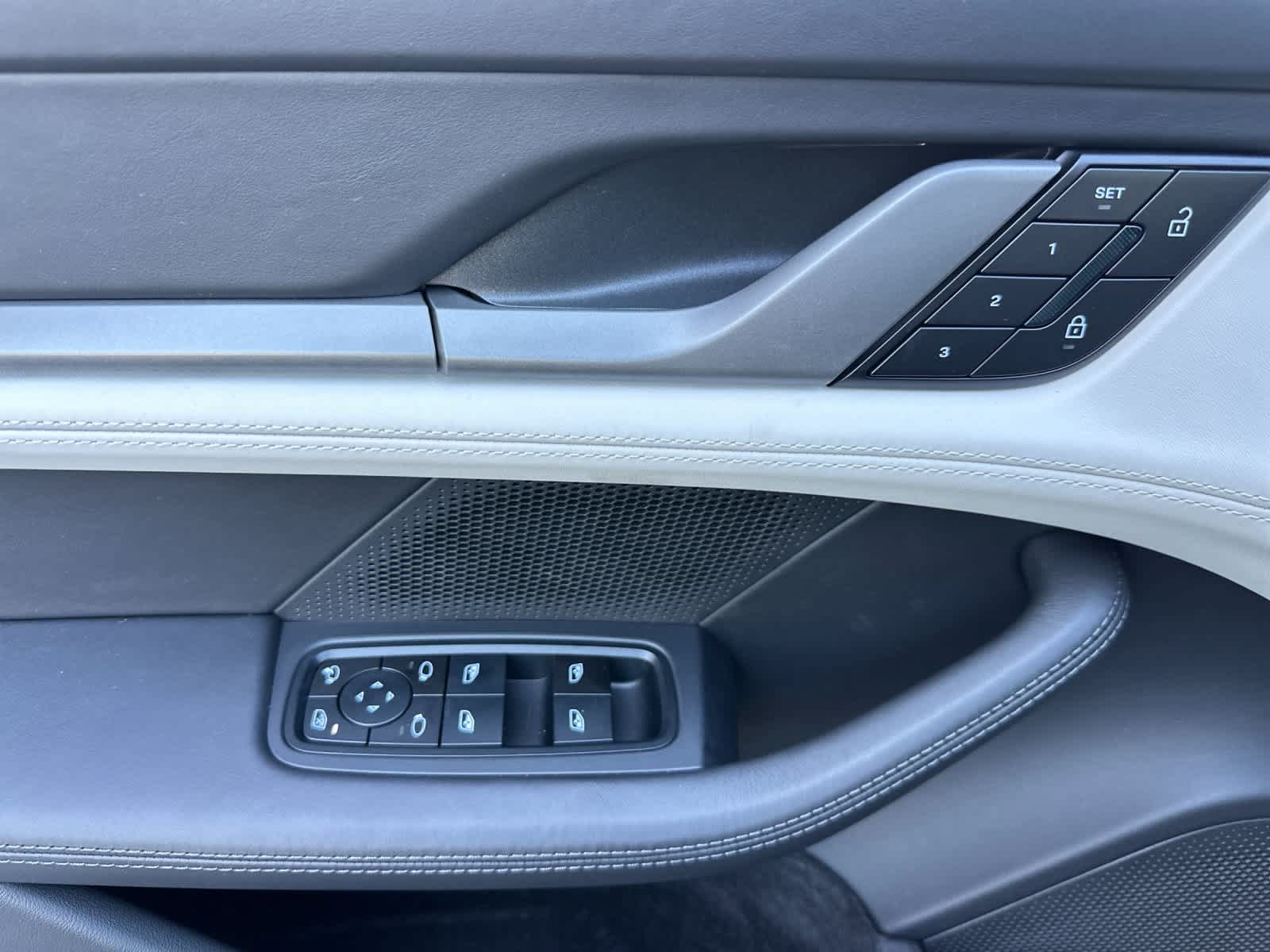 New 2026 Porsche Taycan 4S AWD/4WD image 12