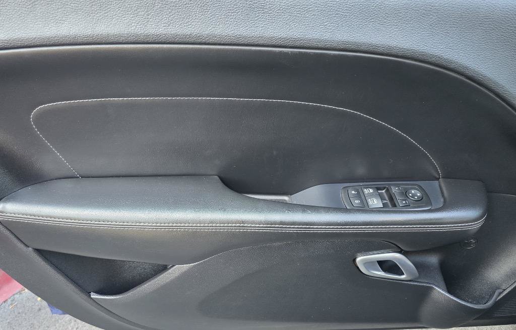Used 2015 Dodge Challenger R/T Plus RWD image 10