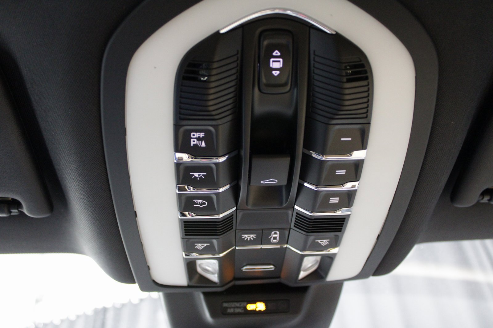 New 2026 Porsche Macan image 35