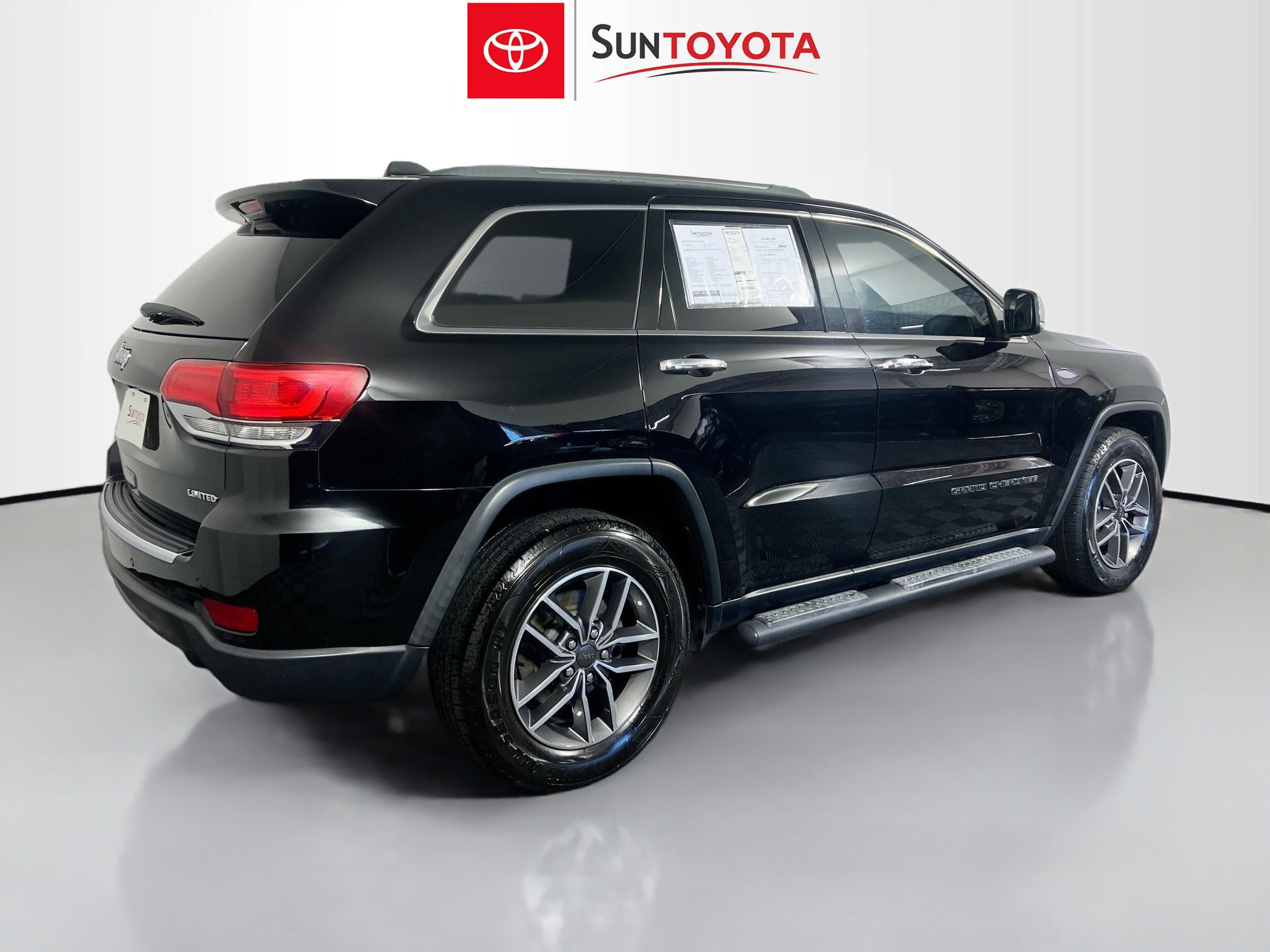 Used 2019 Jeep Grand Cherokee Limited w/ Luxury Group II image 4