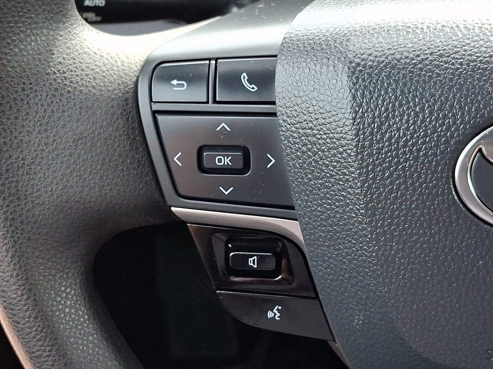 Used 2025 Toyota Camry LE FWD image 20