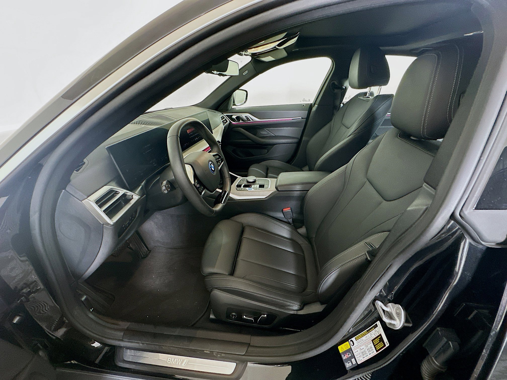 Used 2025 BMW i4 eDrive40 image 13