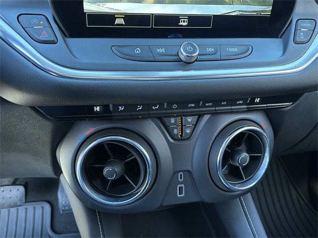 Used 2023 Chevrolet Blazer LT image 27