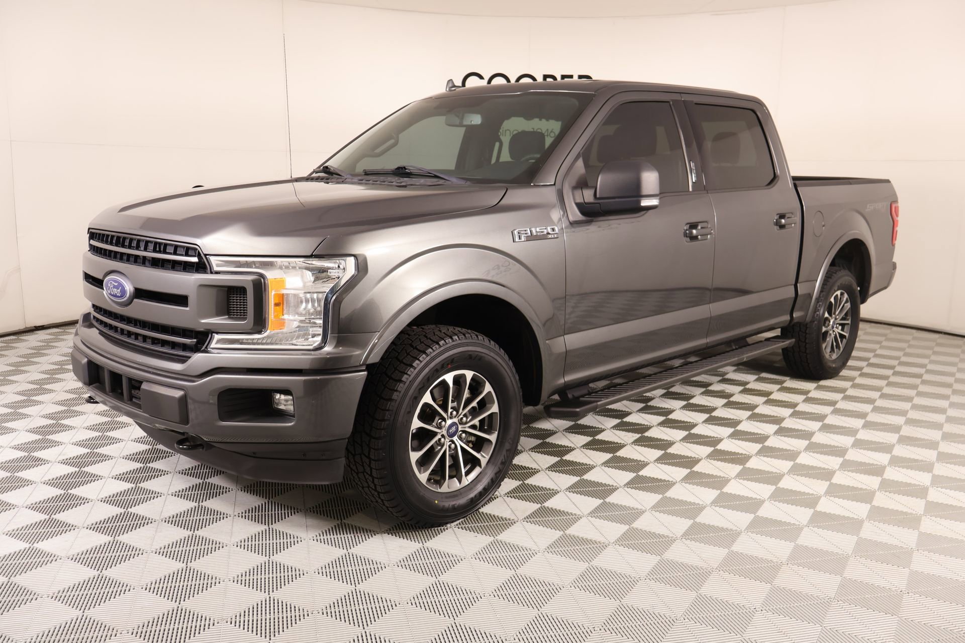 Used 2018 Ford F150 XLT w/ Equipment Group 302A Luxury AWD/4WD image 12