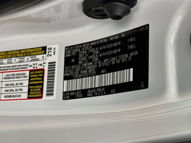 Used 2025 Toyota Sienna Platinum AWD/4WD image 35