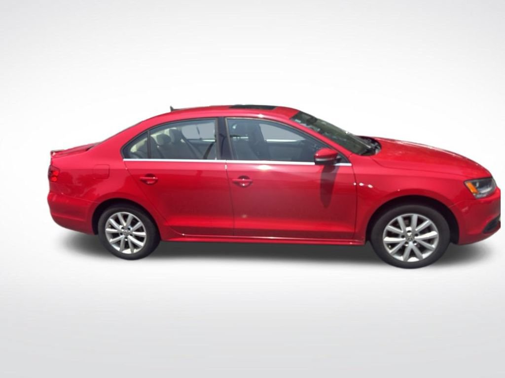 Used 2013 Volkswagen Jetta SE FWD image 3