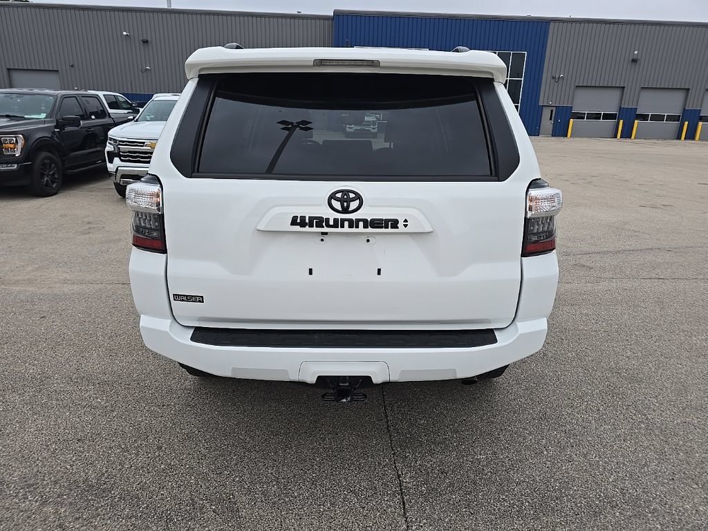 Used 2022 Toyota 4Runner SR5 Premium w/ Moonroof Package AWD/4WD image 4