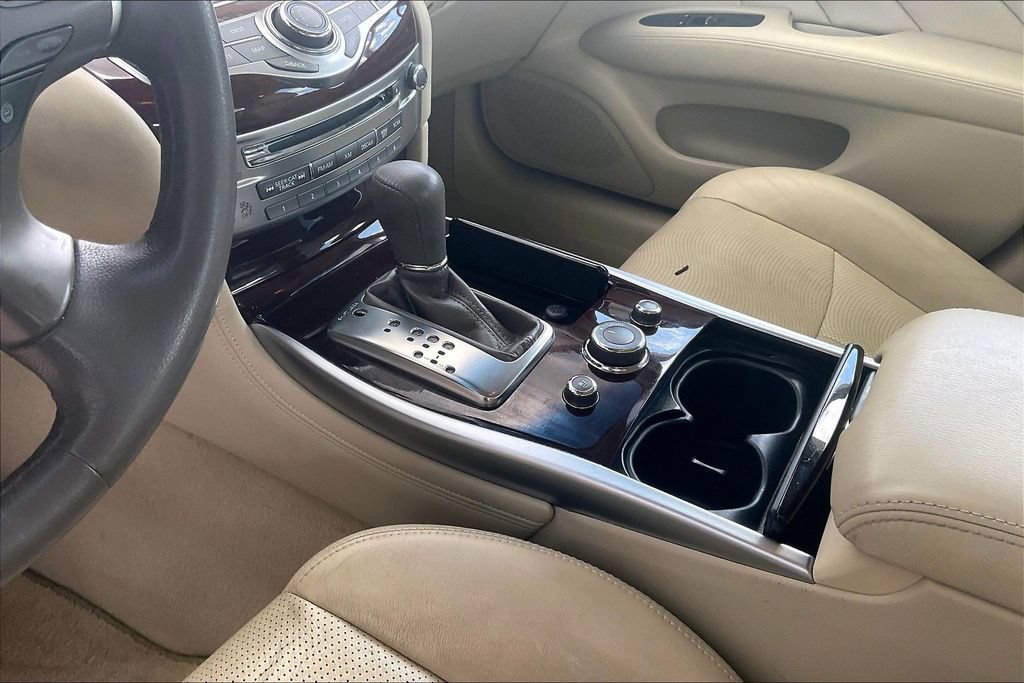 Used 2015 INFINITI Q70 3.7 w/ Technology Package RWD image 13