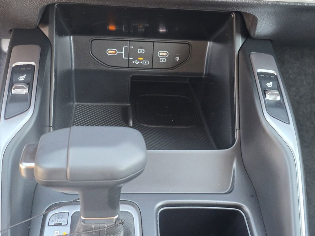 Certified 2025 Kia Sorento S w/ Panoramic Sunroof Package image 19