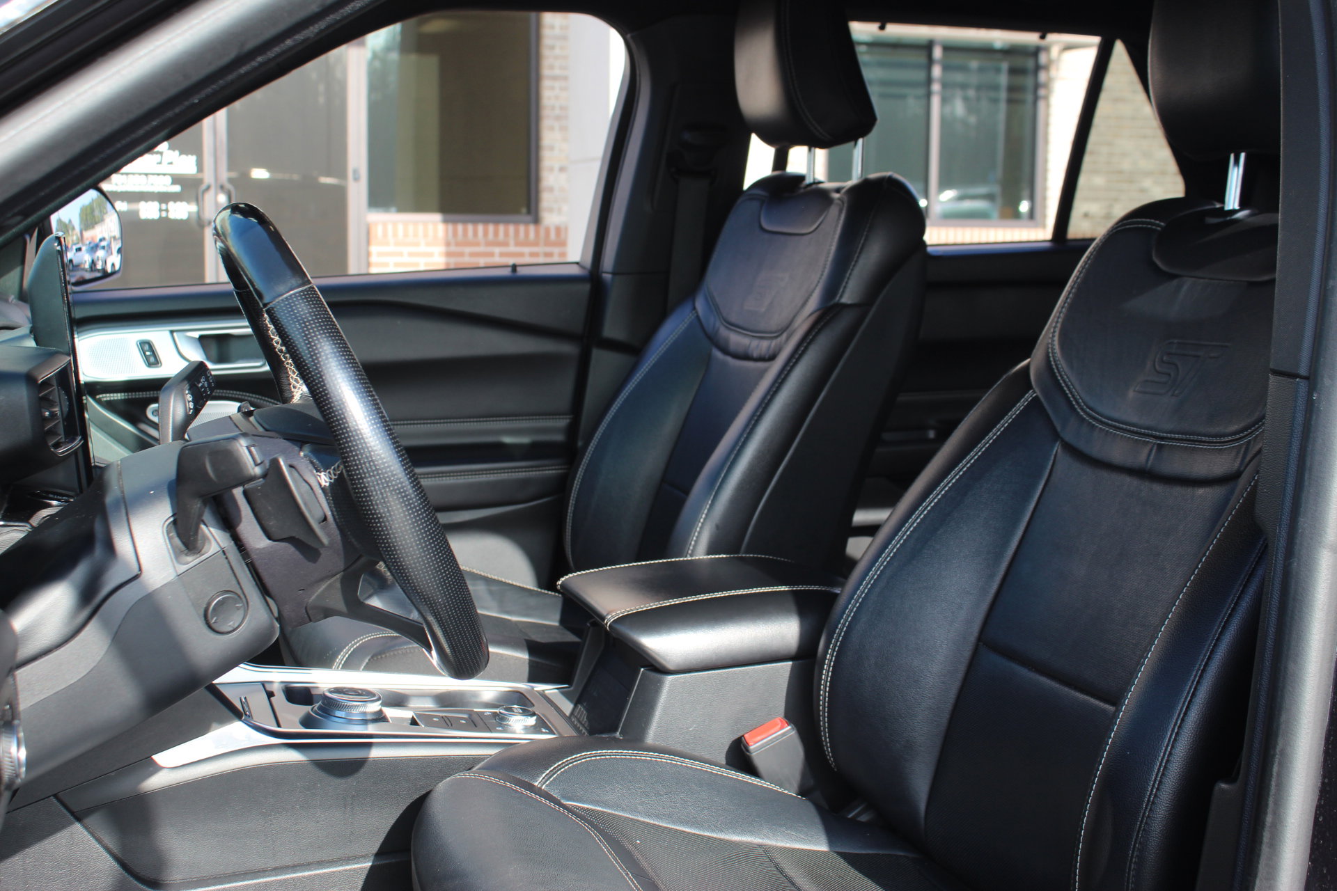 Used 2020 Ford Explorer ST w/ ST Street Pack image 17