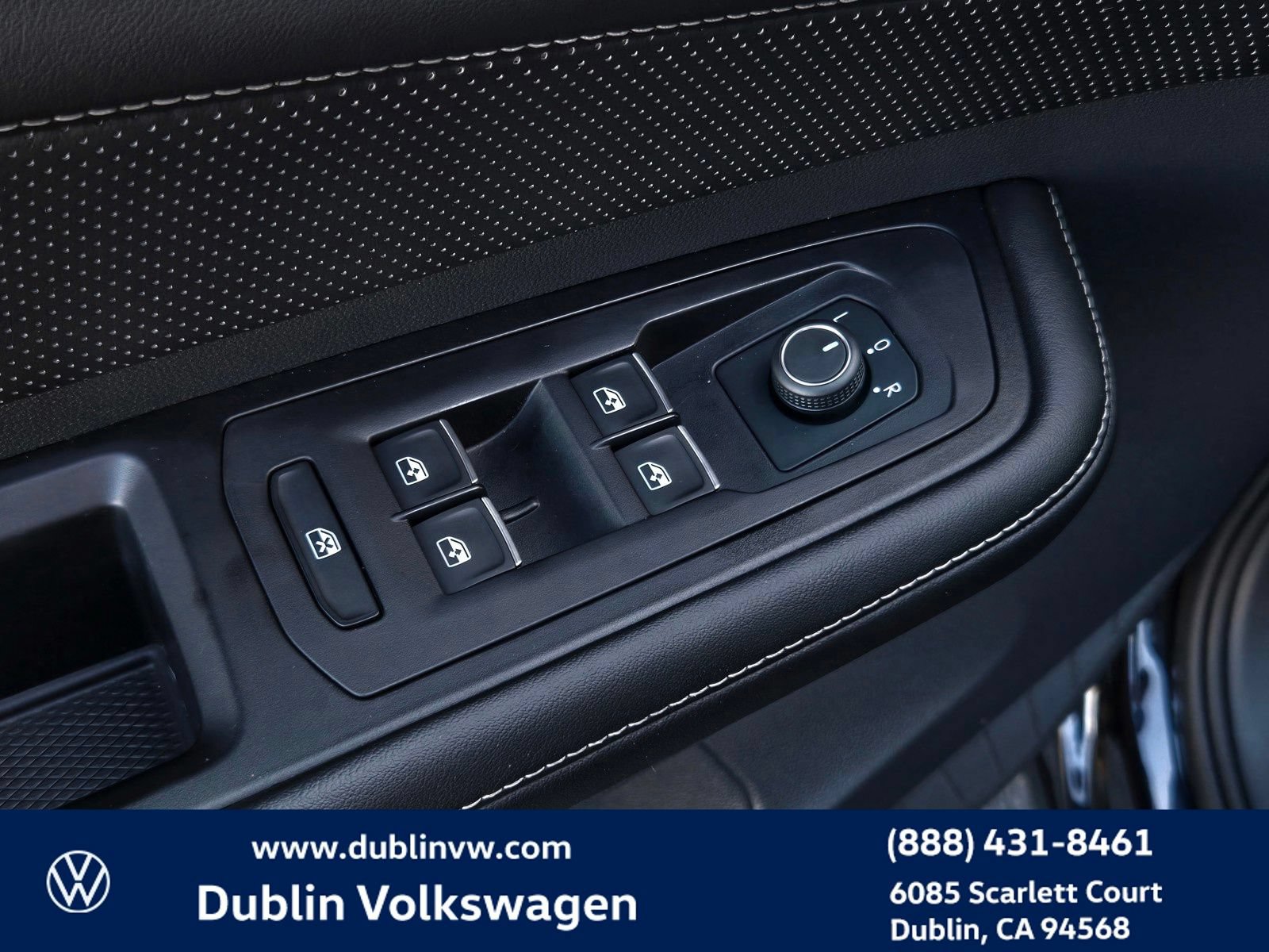 Used 2024 Volkswagen Atlas SE AWD/4WD image 11