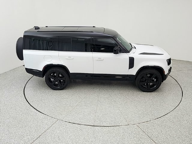 New 2026 Land Rover Defender 130 X-Dynamic SE AWD/4WD image 16