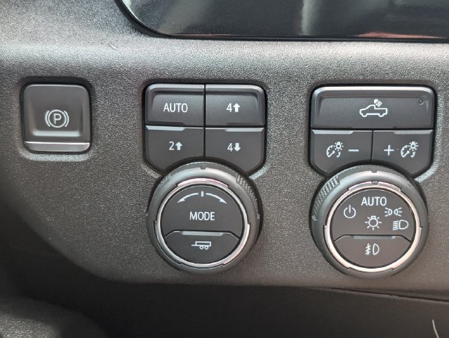 Used 2023 Chevrolet Silverado 1500 RST w/ Z71 Off-Road Package AWD/4WD image 25
