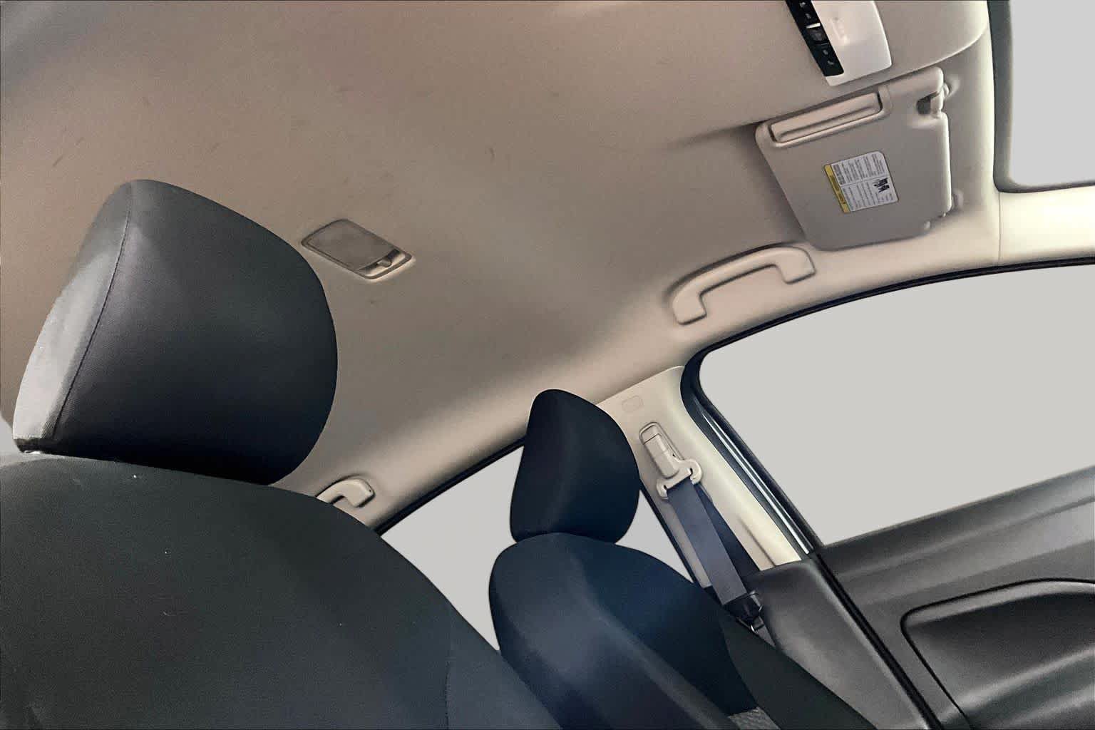 Used 2021 Nissan Versa S FWD image 14