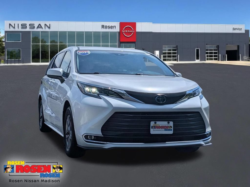 Used 2023 Toyota Sienna XLE