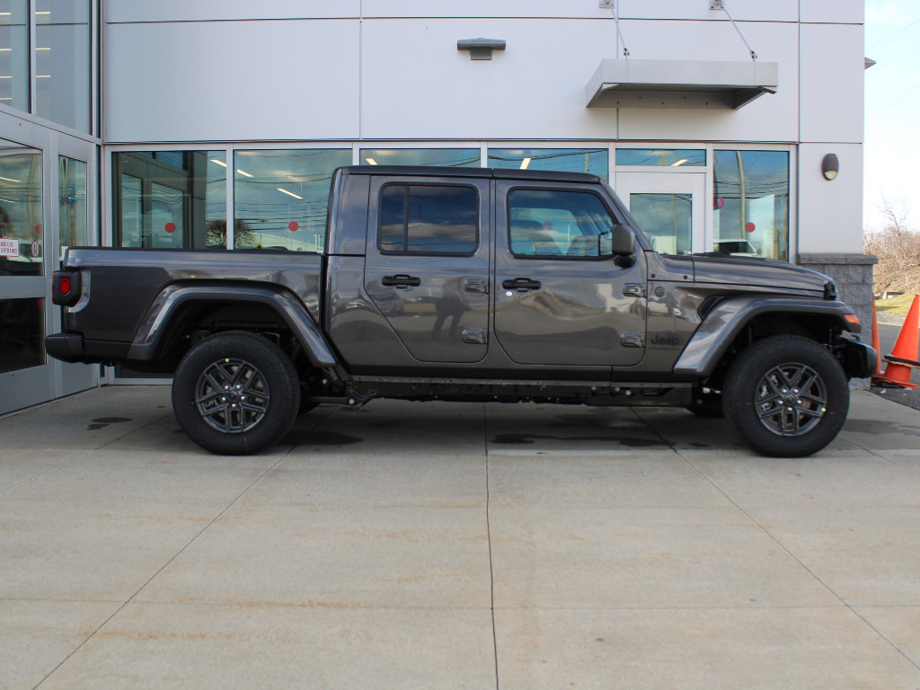 New 2026 Jeep Gladiator Sport image 4