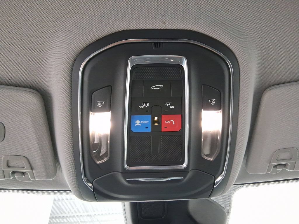 Used 2023 Jeep Grand Cherokee Limited AWD/4WD image 25