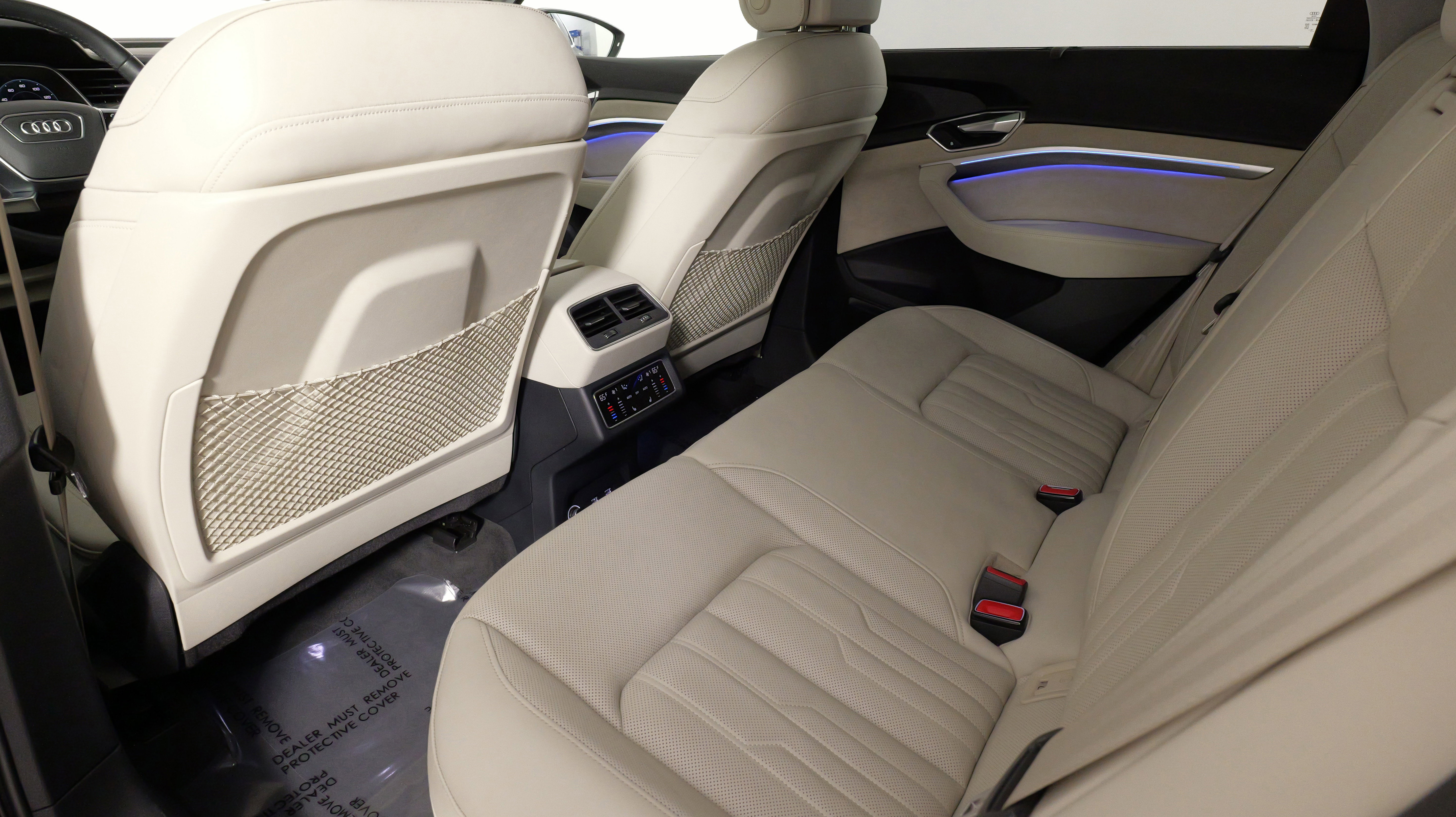 Used 2019 Audi e-tron Prestige w/ Prestige Package image 36