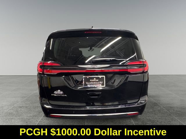 Used 2024 Chrysler Pacifica Touring-L image 23