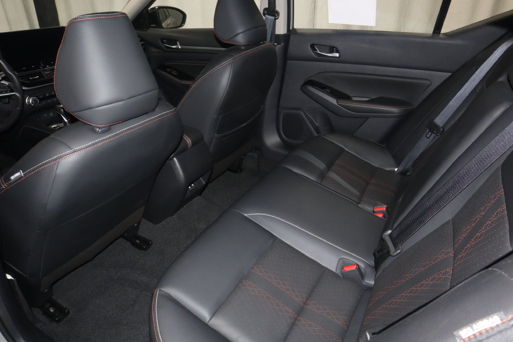 Used 2023 Nissan Altima 2.5 SR w/ SR Premium Package FWD image 15
