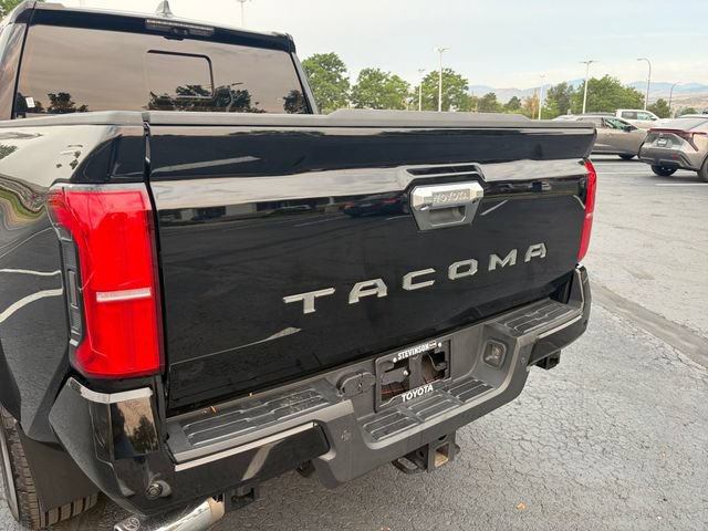 Used 2024 Toyota Tacoma Limited w/ Limited Package (LT) AWD/4WD image 23