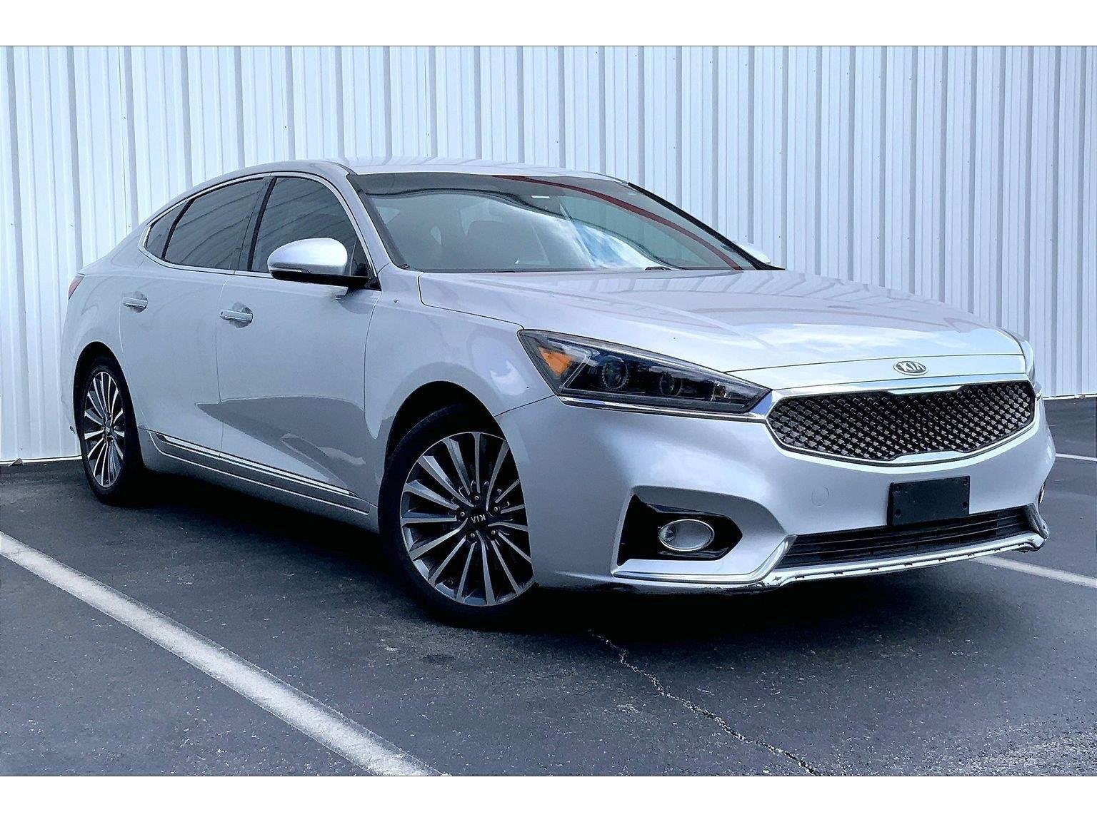 Used 2018 Kia Cadenza Premium w/ Luxury Package FWD image 30
