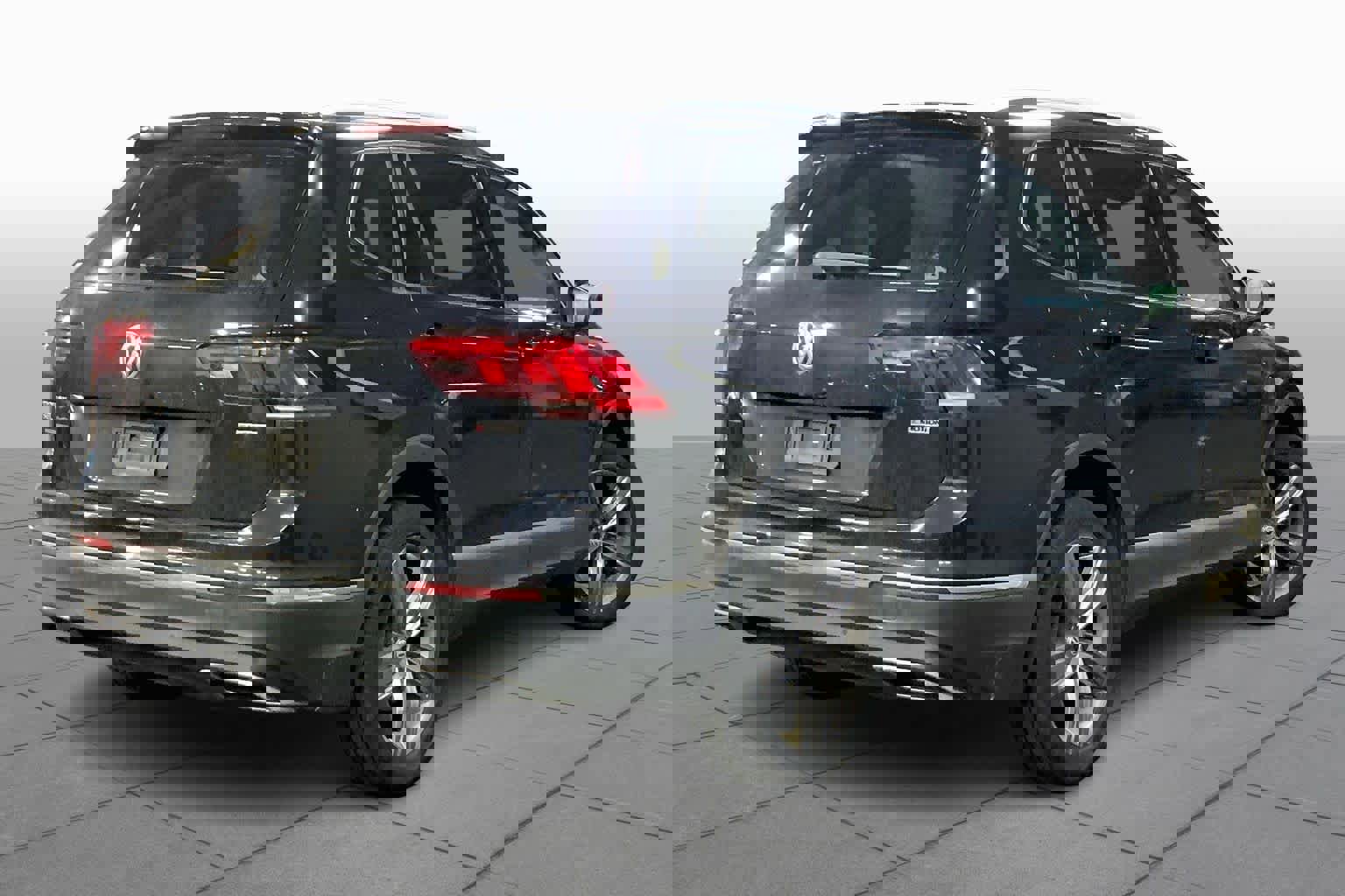 Used 2020 Volkswagen Tiguan SEL image 13