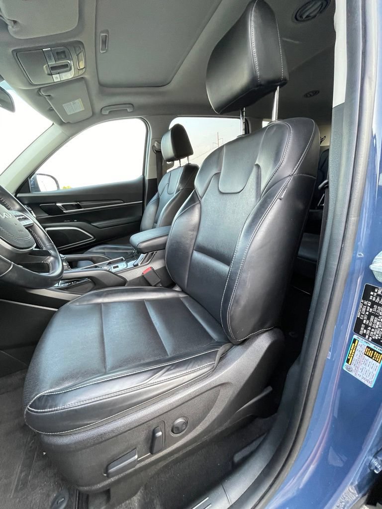 Certified 2023 Kia Telluride S w/ S Sunroof Package AWD/4WD image 10