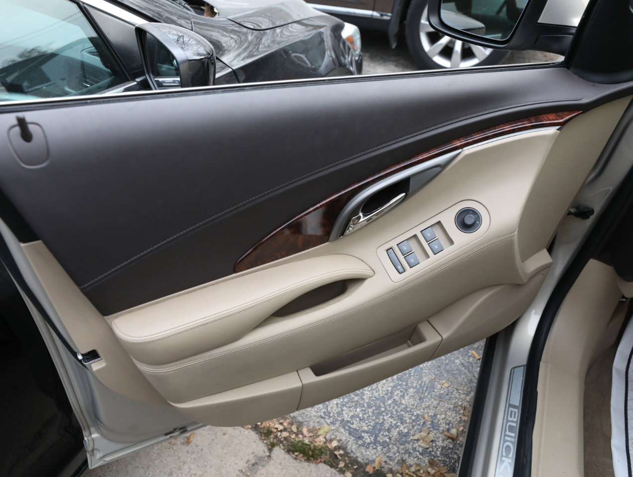 Used 2012 Buick LaCrosse Premium w/ Entertainment Package image 13