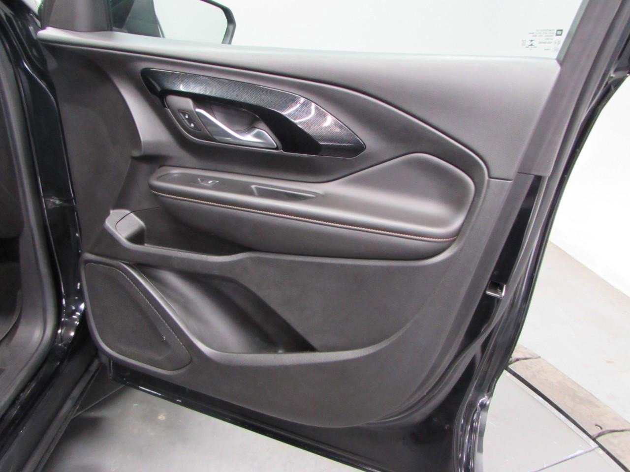 Used 2022 GMC Terrain AT4 image 16