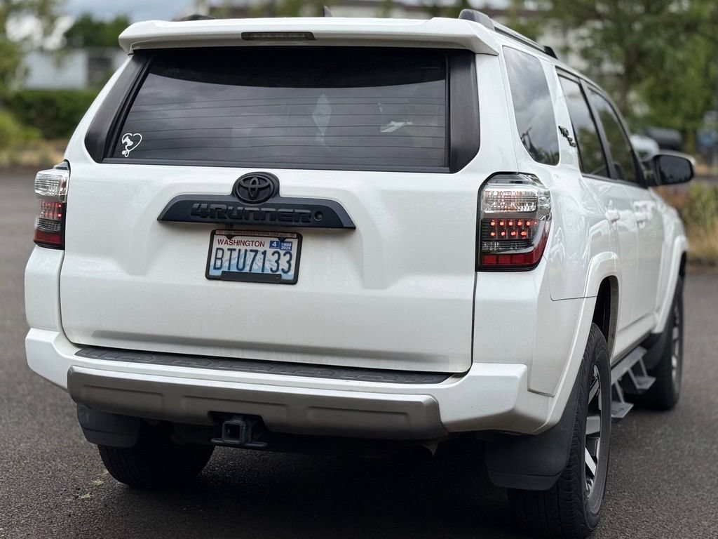 Used 2020 Toyota 4Runner TRD Off-Road AWD/4WD image 5