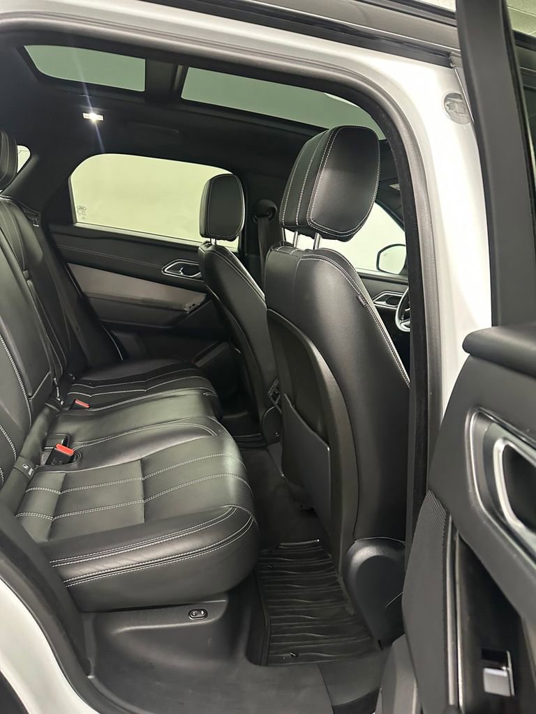 Used 2019 Land Rover Range Rover Velar S image 31