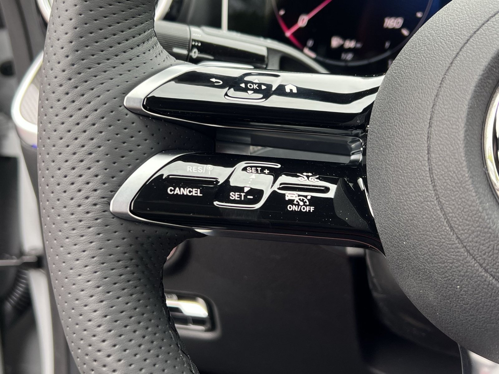 New 2026 Mercedes-Benz CLE 450 4MATIC Coupe image 37