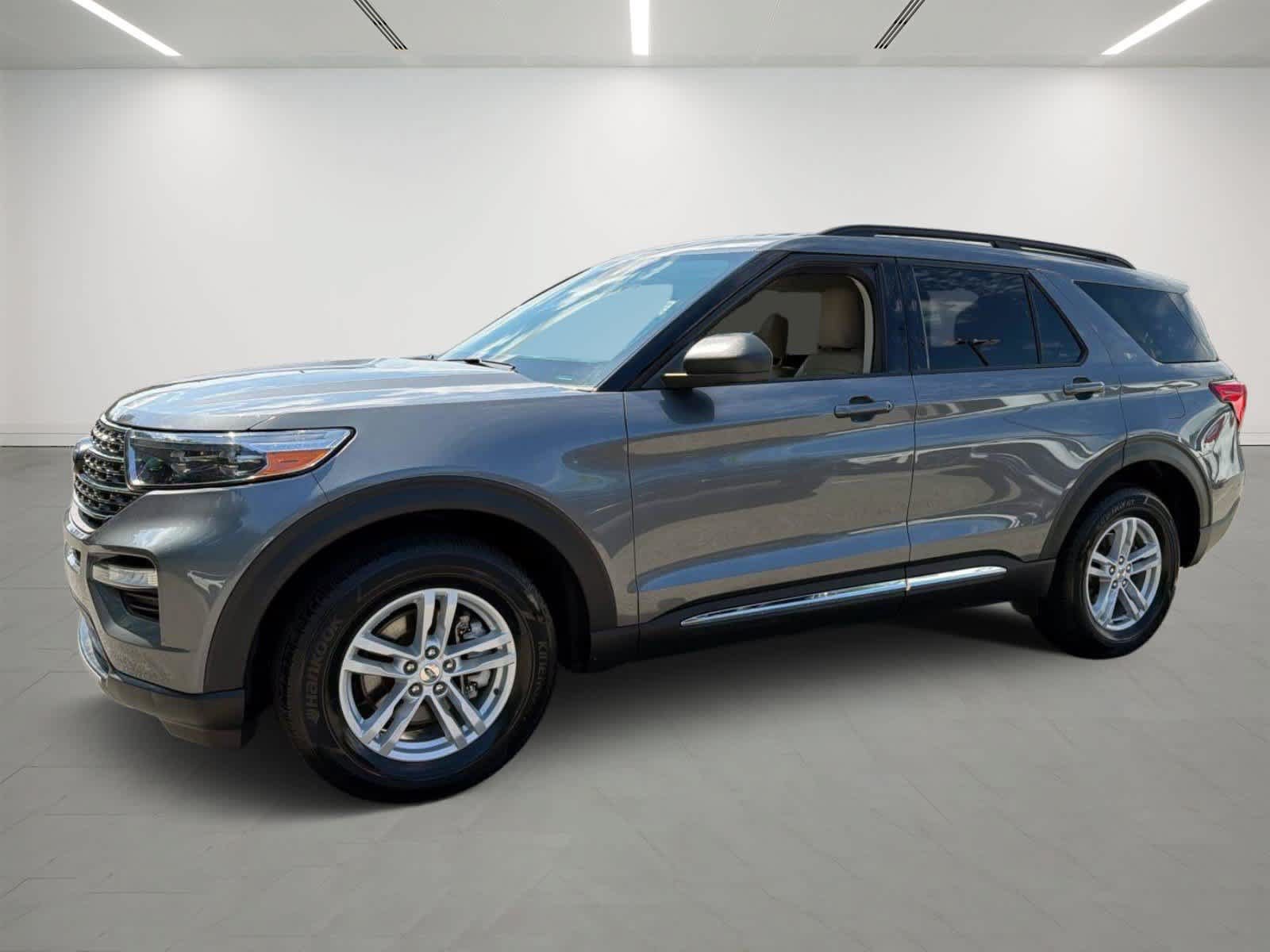Used 2023 Ford Explorer XLT w/ Equipment Group 202A AWD/4WD image 1
